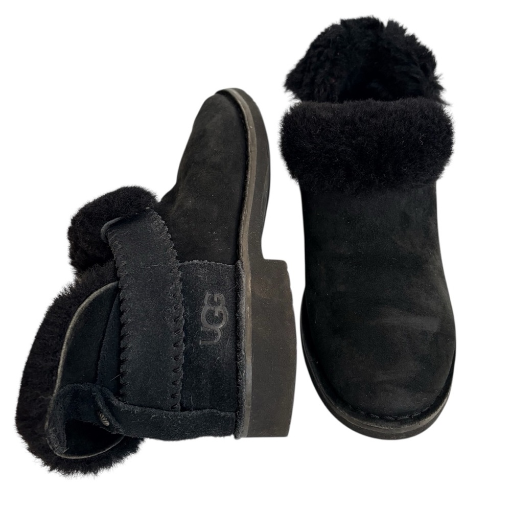 UGG McKay Boots Women’s 7.5 Black Sheepskin Wool Footbed